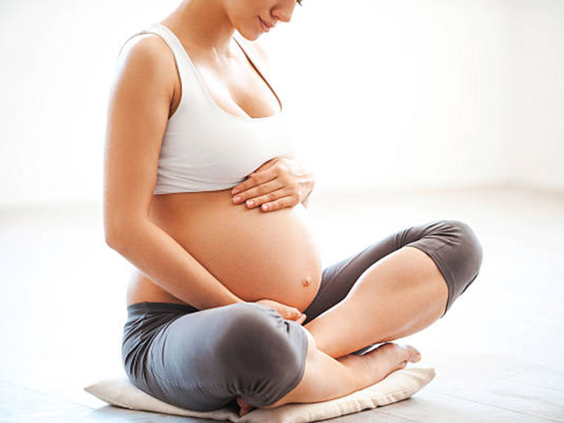 Yoga in Gravidanza per il Benessere - Live it Up Milano